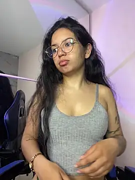 Snapshot of Rosita_forever_ chatting on December 22, 1:08 pm Rosita forever online show from December 22, 1:08 pm