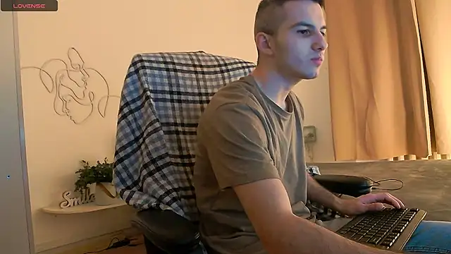 Snapshot of Devin_Jay chatting on January 19, 1:33 pm Devin Jay online show from January 19, 1:33 pm