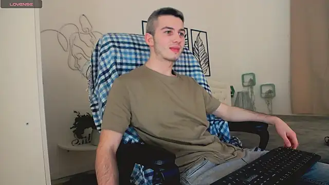 Snapshot of Devin_Jay chatting on January 23, 7:40 pm Devin Jay online show from January 23, 7:40 pm