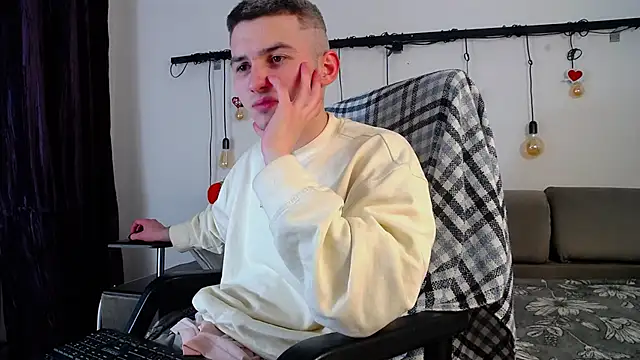 Snapshot of Devin_Jay chatting on February 7, 8:10 pm Devin Jay online show from February 7, 8:10 pm