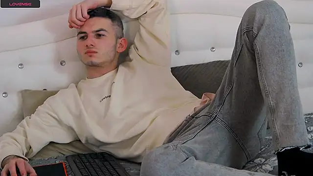 Snapshot of Devin_Jay chatting on February 10, 1:57 am Devin Jay online show from February 10, 1:57 am