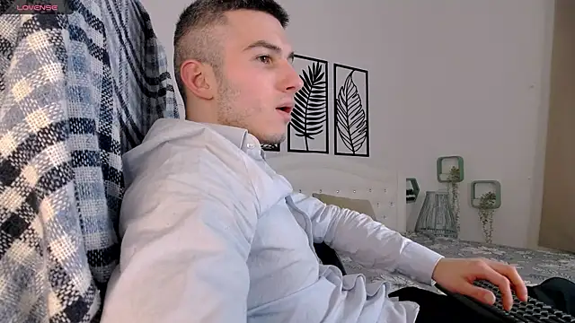 Snapshot of Devin_Jay chatting on February 11, 2:14 am Devin Jay online show from February 11, 2:14 am