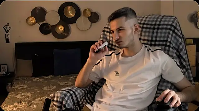 Snapshot of Devin_Jay chatting on January 12, 12:21 pm Devin Jay online show from January 12, 12:21 pm