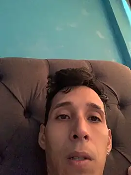 judesmith95 online show from September 15, 3:34 pm