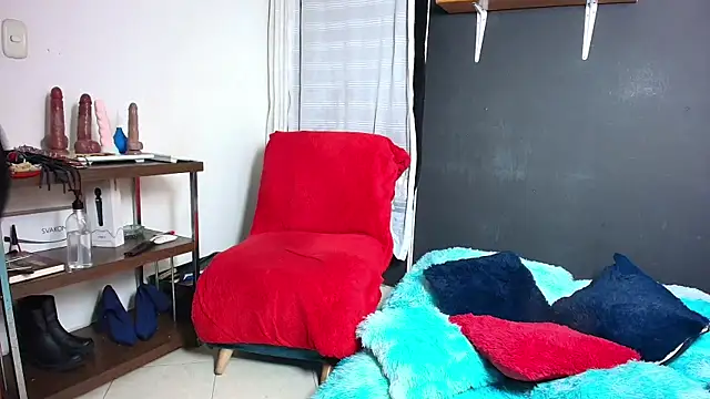 Snapshot of marisol1977hot chatting on October 14, 8:37 am marisol1977hot online show from October 14, 8:37 am