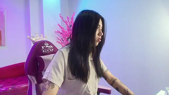 Leia queens online show from January 2, 11:31 am