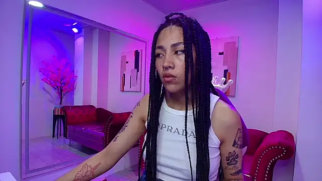 Leia queens online show from January 15, 2:24 pm