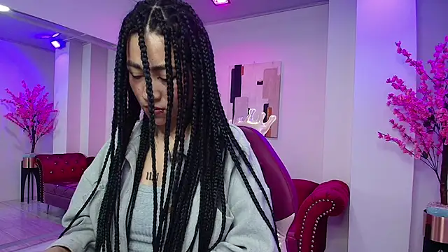 Leia queens online show from January 16, 11:15 am