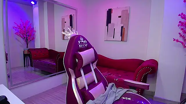 Leia queens online show from January 16, 2:19 pm