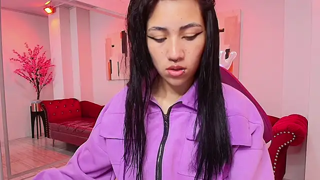 Leia queens online show from January 21, 11:24 am