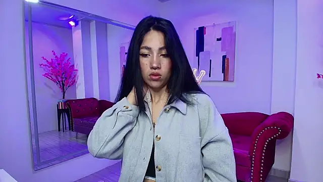 Leia queens online show from January 24, 11:15 am