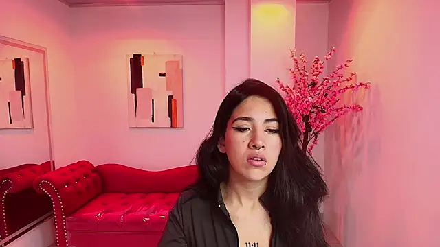 Leia queens online show from February 25, 11:08 am