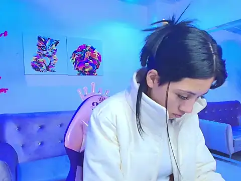 Leia queens online show from March 8, 11:16 am