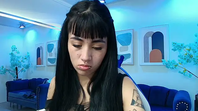 Leia queens online show from September 23, 5:16 pm