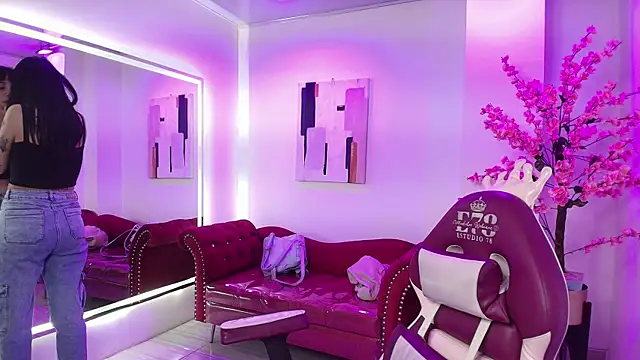 Leia queens online show from September 29, 11:48 am