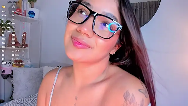 martina roldam online show from February 26, 11:59 pm