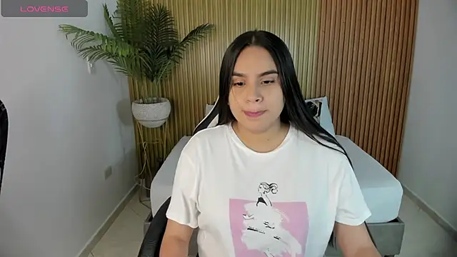 Snapshot of maite_saens_ chatting on January 7, 2:31 am maite saens online show from January 7, 2:31 am