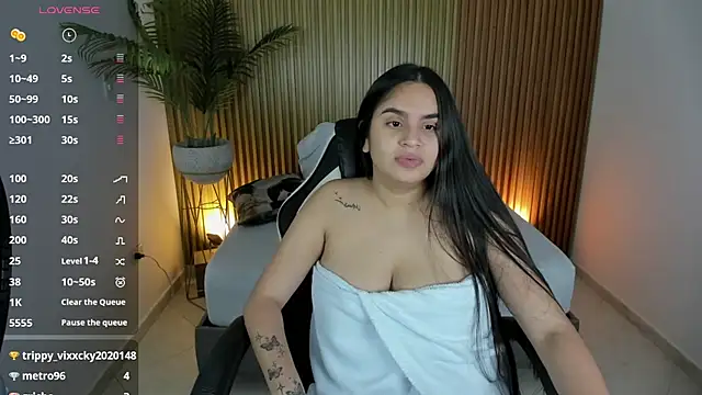 Snapshot of maite_saens_ chatting on January 7, 8:34 am maite saens online show from January 7, 8:34 am