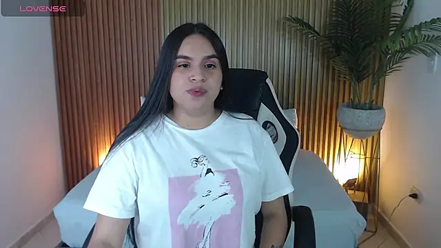 Snapshot of maite_saens_ chatting on January 9, 2:01 am maite saens online show from January 9, 2:01 am