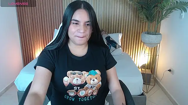 Snapshot of maite_saens_ chatting on January 11, 2:20 am maite saens online show from January 11, 2:20 am