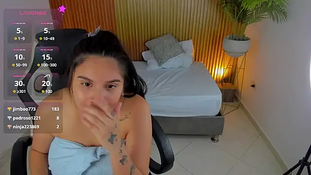 Snapshot of maite_saens_ chatting on March 20, 8:31 am maite saens online show from March 20, 8:31 am