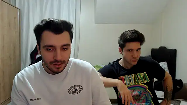 handsomeee04 online show from October 15, 8:09 pm