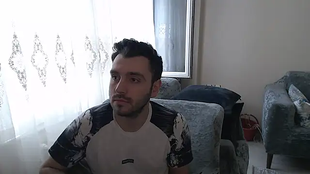 handsomeee04 online show from May 14, 12:01 pm