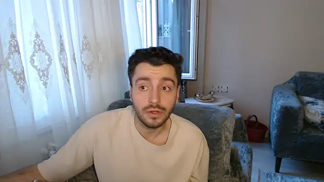 handsomeee04 online show from May 16, 12:51 am