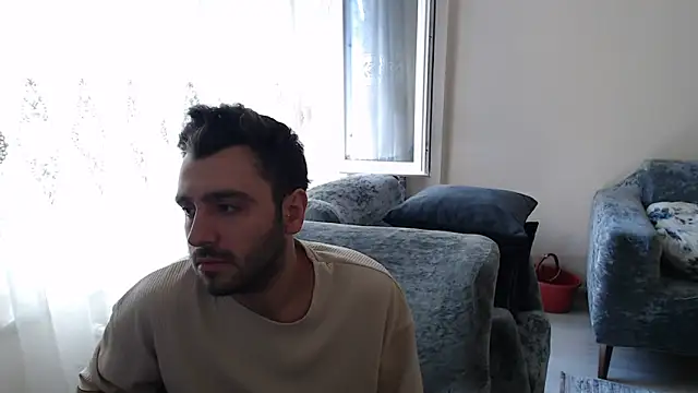 handsomeee04 online show from May 16, 10:47 am