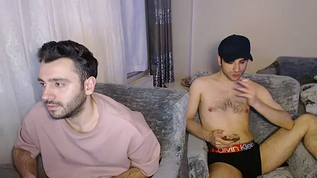 handsomeee04 online show from May 18, 11:10 pm