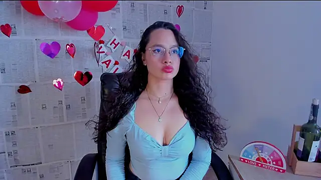Snapshot of emmaTorres1 chatting on February 16, 7:49 pm emmaTorres1 online show from February 16, 7:49 pm