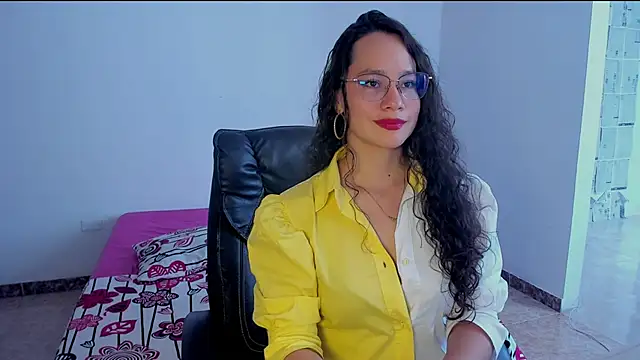 Snapshot of emmaTorres1 chatting on February 28, 8:18 pm emmaTorres1 online show from February 28, 8:18 pm