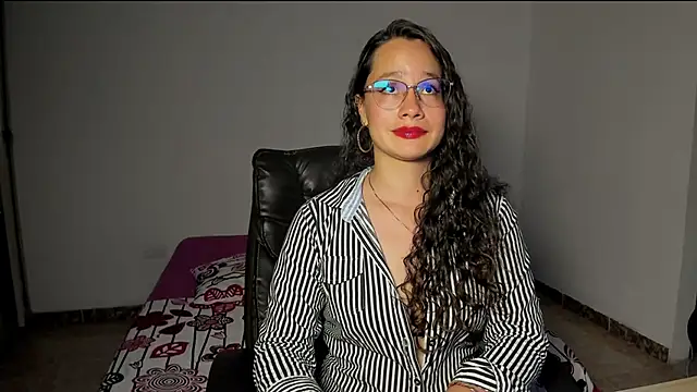Snapshot of emmaTorres1 chatting on February 28, 11:23 pm emmaTorres1 online show from February 28, 11:23 pm