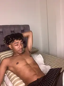 Snapshot of Boy_cock18 chatting on February 24, 11:21 am Boy cock18 online show from February 24, 11:21 am