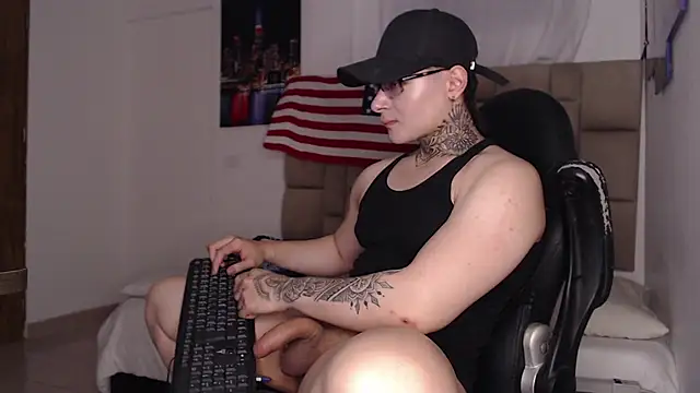 DennisWalkerr online show from December 31, 5:00 am