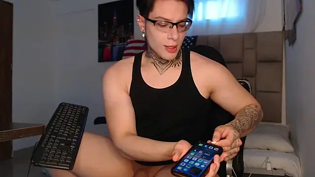 DennisWalkerr online show from January 6, 9:00 pm