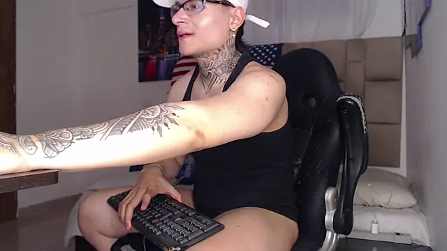 DennisWalkerr online show from January 12, 3:49 am