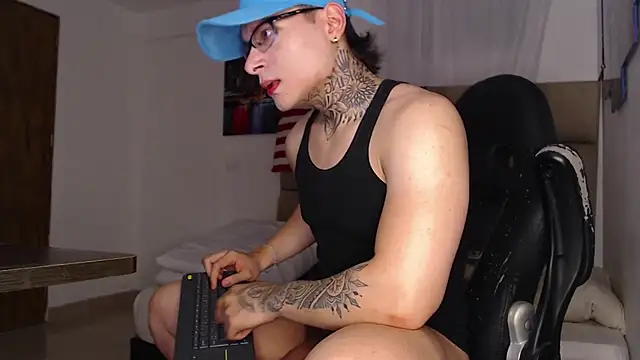 DennisWalkerr online show from March 20, 12:19 am