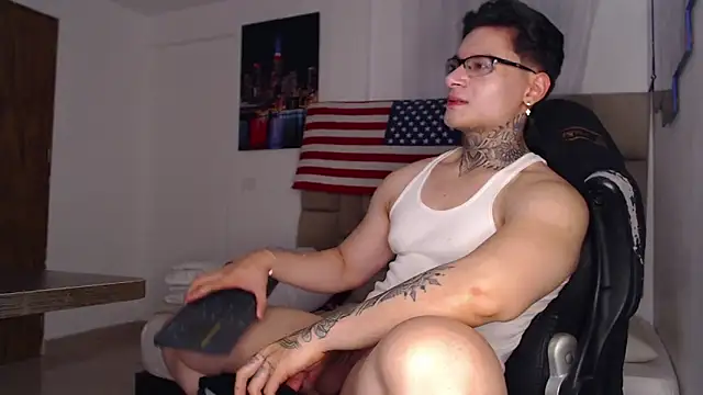 DennisWalkerr online show from March 22, 4:24 am