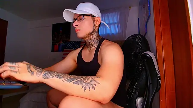 DennisWalkerr online show from October 10, 10:42 pm