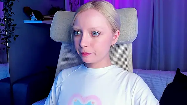 Snapshot of forget_me_not_eve chatting on February 6, 5:19 pm forget me not eve online show from February 6, 5:19 pm