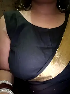 Snapshot of Soniya_444 chatting on May 9, 5:18 pm Soniya 444 online show from May 9, 5:18 pm