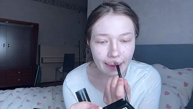 eva varnerr online show from February 19, 2:46 pm