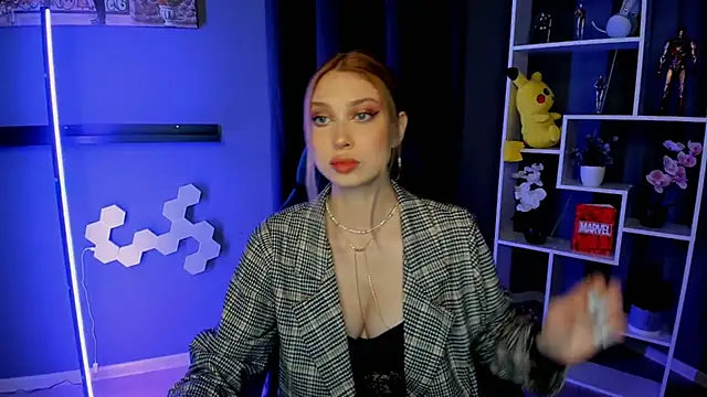 Snapshot of ElmaLee chatting on December 23, 6:16 pm ElmaLee online show from December 23, 6:16 pm