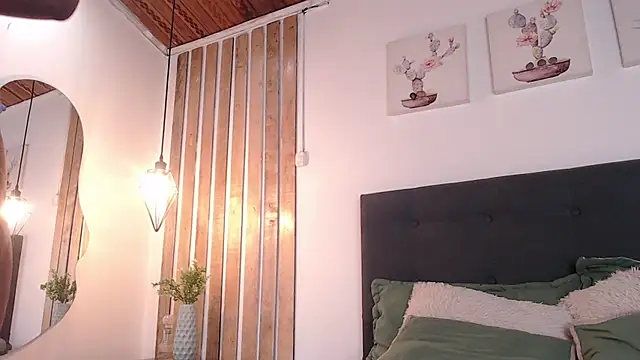 Snapshot of nikkystorm1_ chatting on April 24, 2:19 pm nikkystorm1 online show from April 24, 2:19 pm