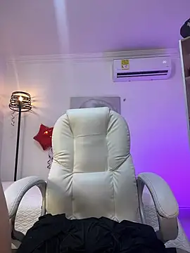 Snapshot of samy_xoxox chatting on February 22, 7:14 pm samy xoxox online show from February 22, 7:14 pm