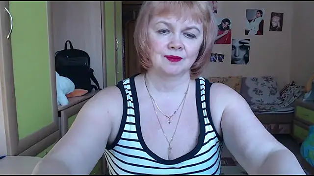 Snapshot of vixey_fox chatting on February 17, 9:46 am vixey fox online show from February 17, 9:46 am