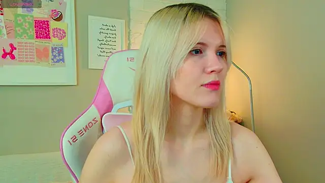 NellieLoyns online show from December 2, 5:19 pm