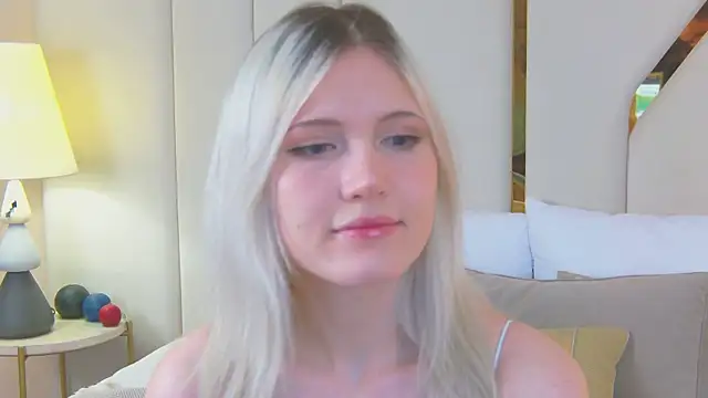 Snapshot of NellieLoyns chatting on May 18, 6:14 pm NellieLoyns online show from May 18, 6:14 pm