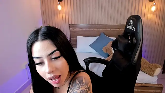 Snapshot of veronica_19_ chatting on January 8, 10:37 pm veronica 19 online show from January 8, 10:37 pm